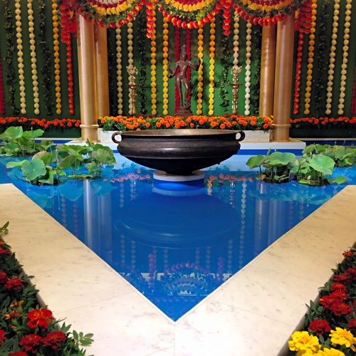 インド
