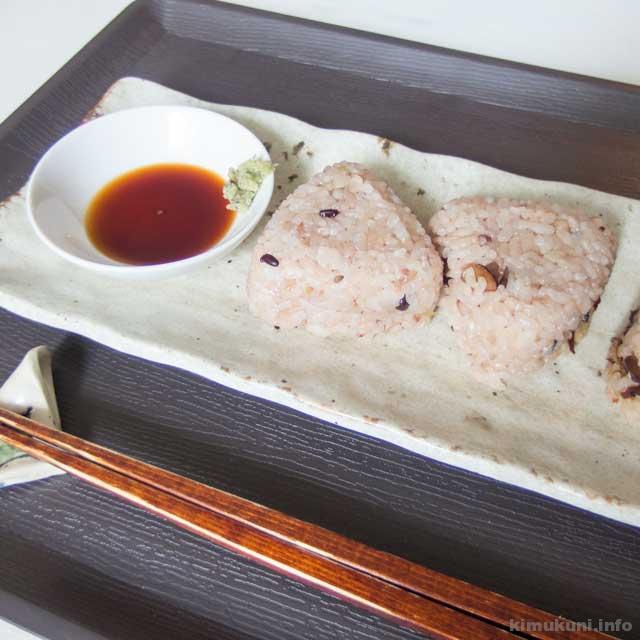 おにぎり型の押し寿司