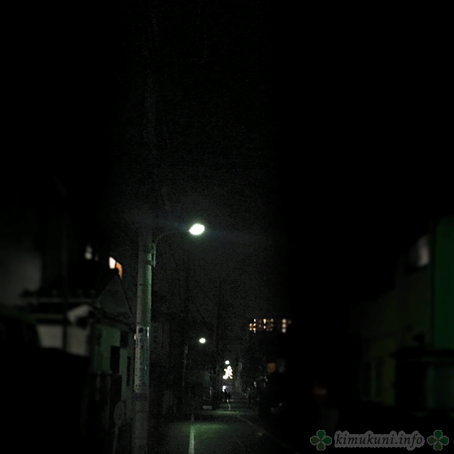 iPhoneを聴きながら深夜の町をさまよう