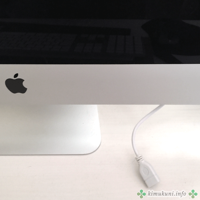 画像:iMac 2012Lateモデルの下からのぞくUSB3A-CA20LL
