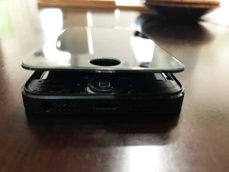 お弁当のふたが開いたようなiPhone5！